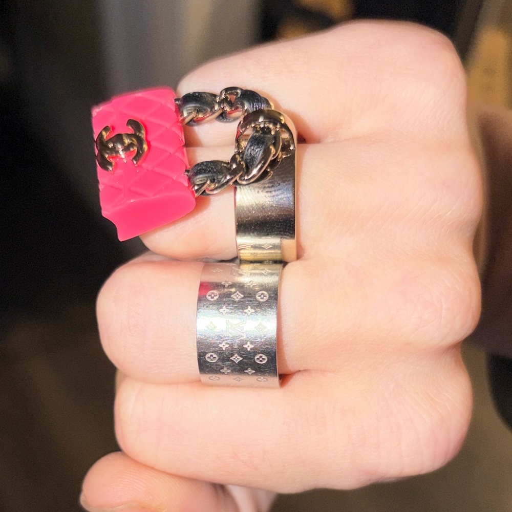 π CC bag π
Charm π Ring π Size 6 β¨ - Picture 9 of 9